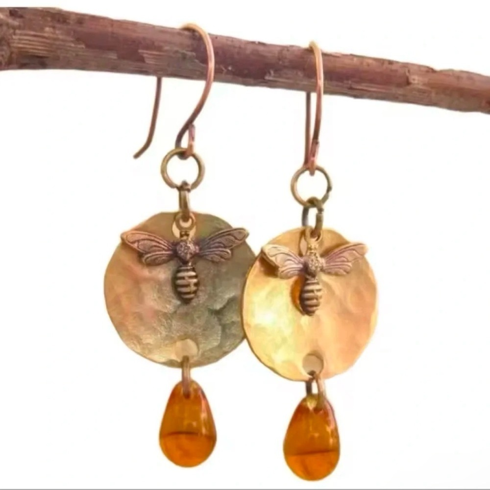 Vintage Gothic Copper Bumble Bee Earrings - Picture 6 of 10